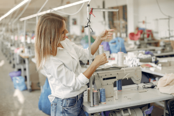 Proces produkcji odzieży - wszystko, co musisz wiedzieć